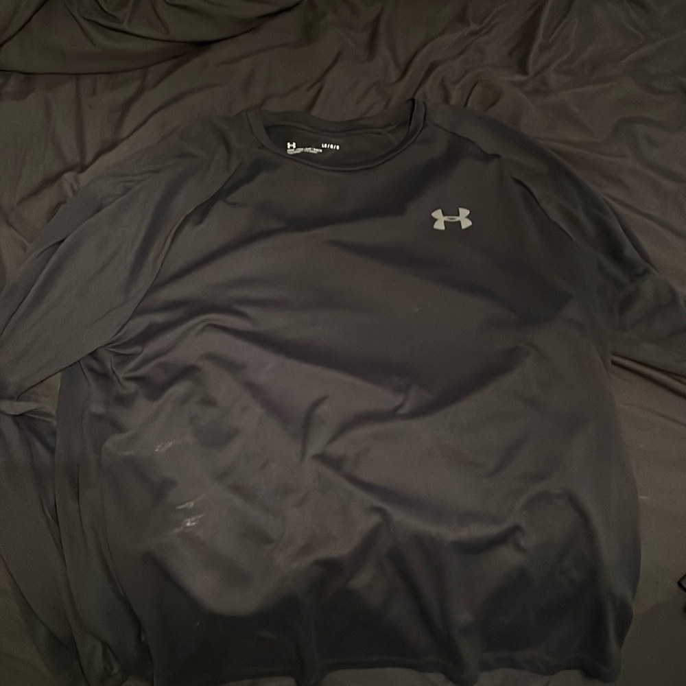 Black Under Armour long sleeve shirt